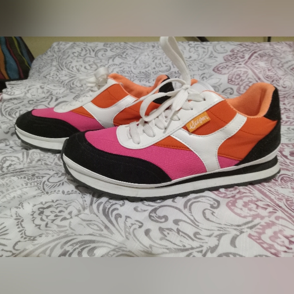 Women tennis shoes